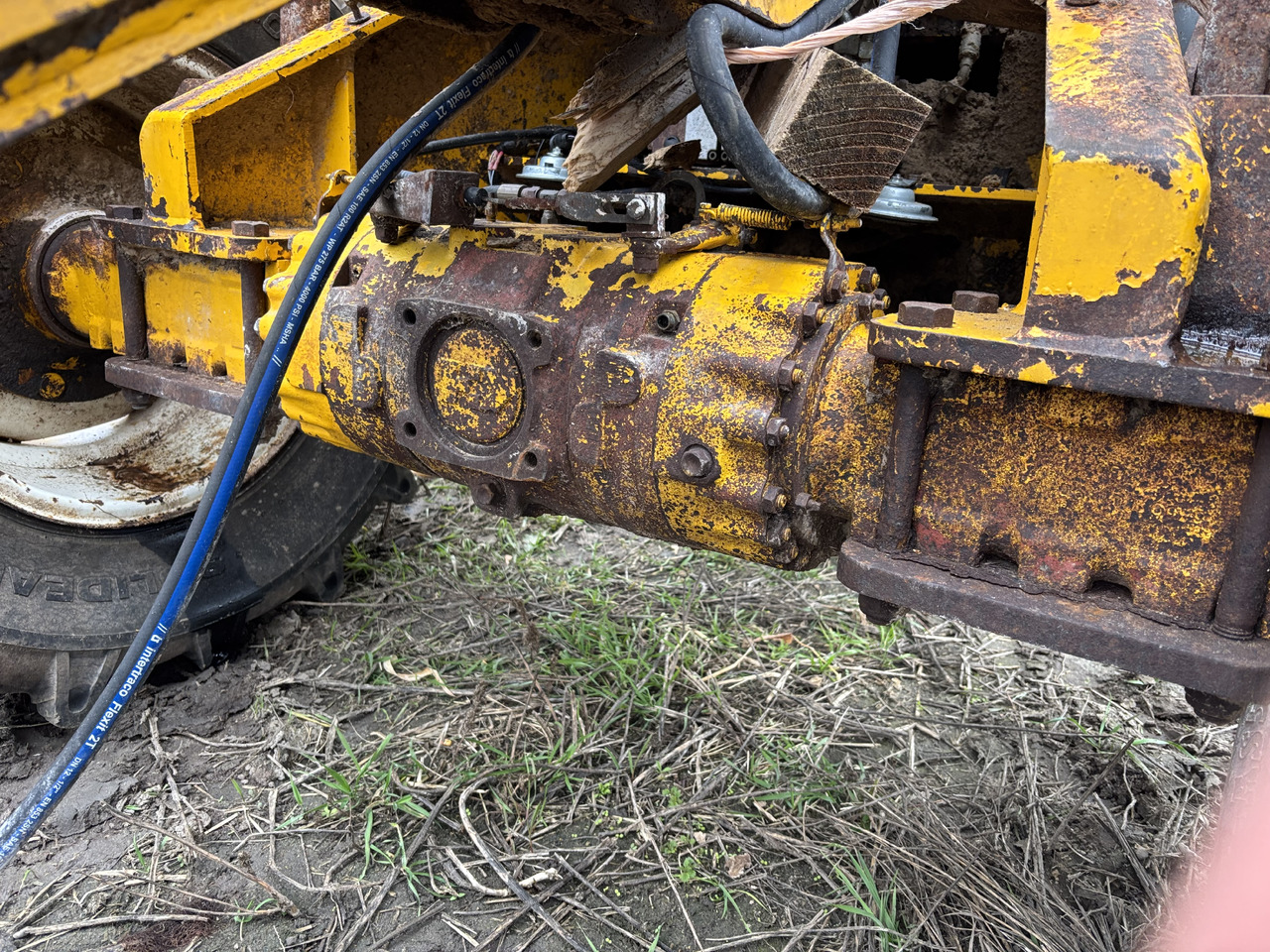 Matbro TR200 Most Przedni Oś Przednia Pochwa Obudowa Zwolnic Zwrotnica Mechanizm Różnicowy - הנעה סופית עבור מכונה חקלאית: תמונה 1 Matbro TR200 Most Przedni Oś Przednia Pochwa Obudowa Zwolnic Zwrotnica Mechanizm Różnicowy - הנעה סופית עבור מכונה חקלאית: תמונה 1