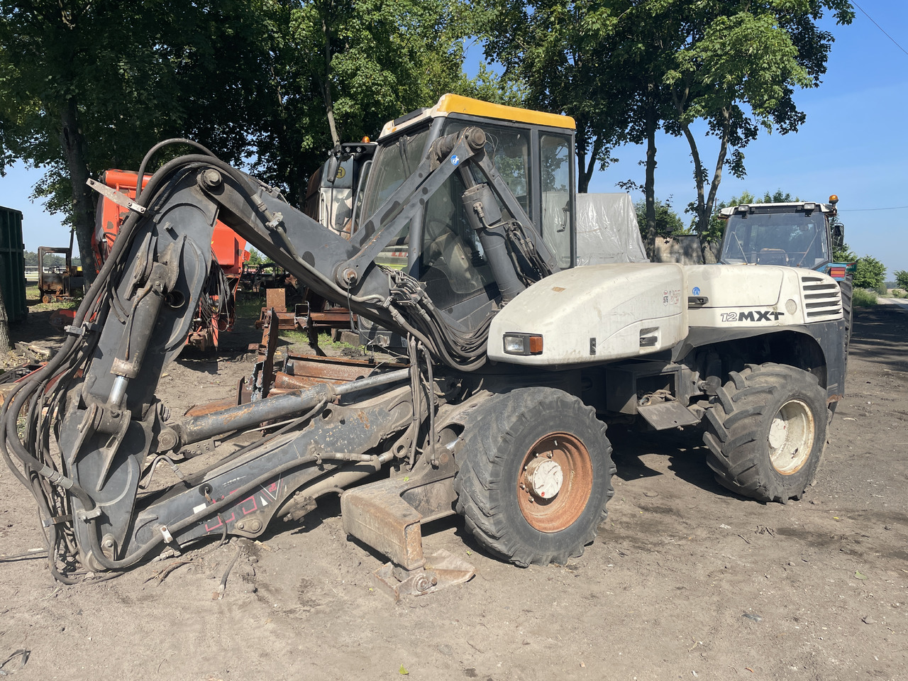 Mecalac 12MXT 12 MXT - części - kabina mosty siłowniki koła zwolnica skrzynia - הנעה סופית עבור מכונה חקלאית: תמונה 5 Mecalac 12MXT 12 MXT - części - kabina mosty siłowniki koła zwolnica skrzynia - הנעה סופית עבור מכונה חקלאית: תמונה 5