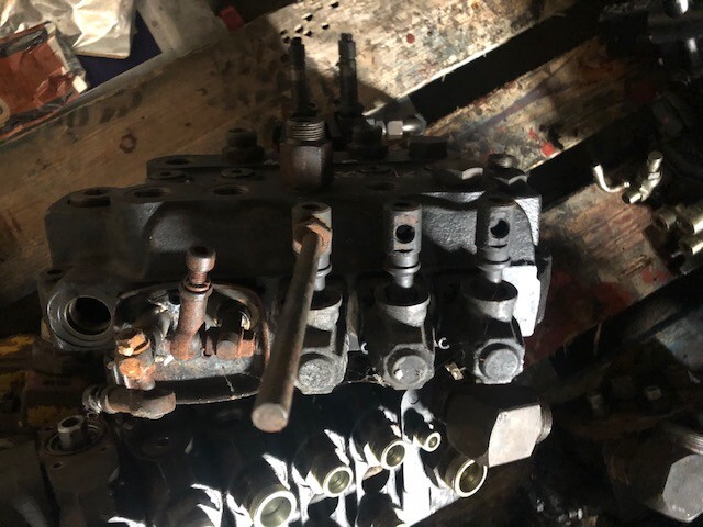 Merlo Rozdzielacz Hydrauliczny - שסתום הידרולי עבור מכונה חקלאית: תמונה 2 Merlo Rozdzielacz Hydrauliczny - שסתום הידרולי עבור מכונה חקלאית: תמונה 2