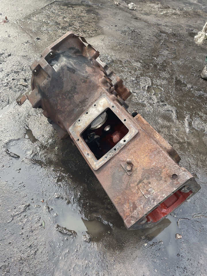 New Holland 8160 - obudowa skrzyni biegów 5164693 - תיבת הילוכים עבור טרקטור חקלאי: תמונה 4 New Holland 8160 - obudowa skrzyni biegów 5164693 - תיבת הילוכים עבור טרקטור חקלאי: תמונה 4