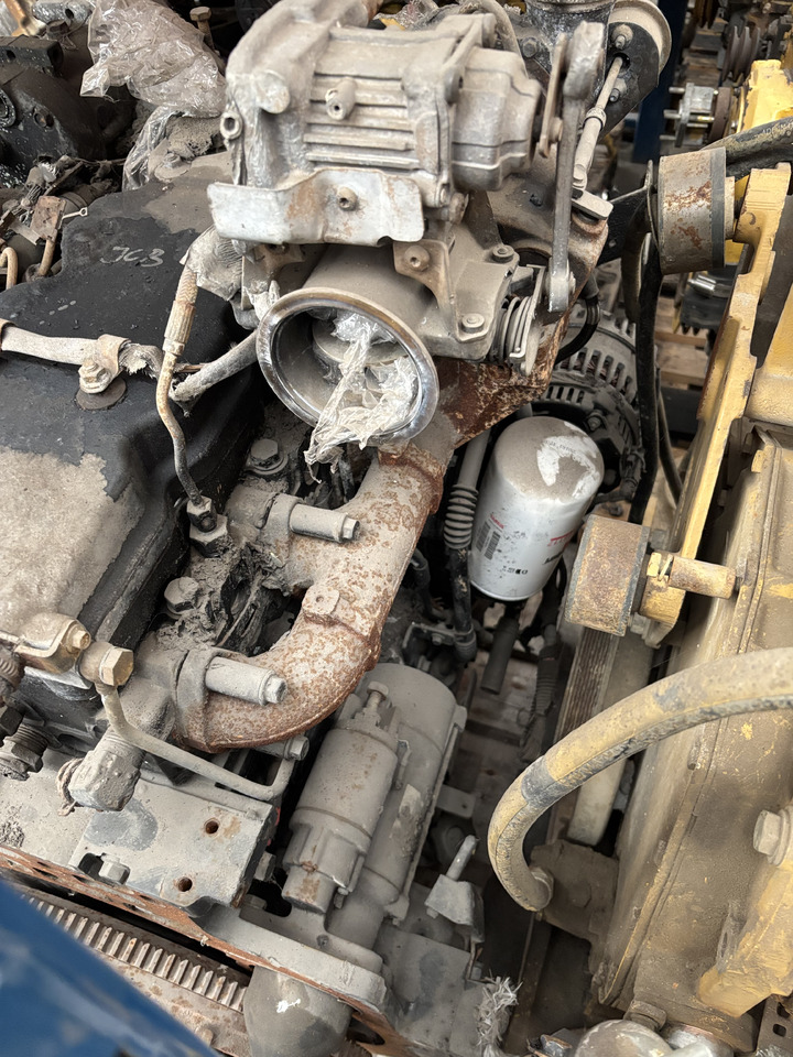 New Holland Case Iveco JCB CNH F4DFE4133 F4DFE4133*B00  Silnik  CZĘŚCI - מנוע וחלקים עבור מכונה חקלאית: תמונה 5 New Holland Case Iveco JCB CNH F4DFE4133 F4DFE4133*B00  Silnik  CZĘŚCI - מנוע וחלקים עבור מכונה חקלאית: תמונה 5