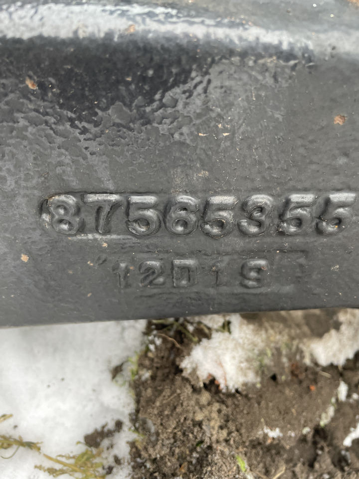 New Holland T 6.175 T6175 - most przedni oś Carraro CZĘŚCI - סרן קדמי עבור מכונה חקלאית: תמונה 1 New Holland T 6.175 T6175 - most przedni oś Carraro CZĘŚCI - סרן קדמי עבור מכונה חקלאית: תמונה 1