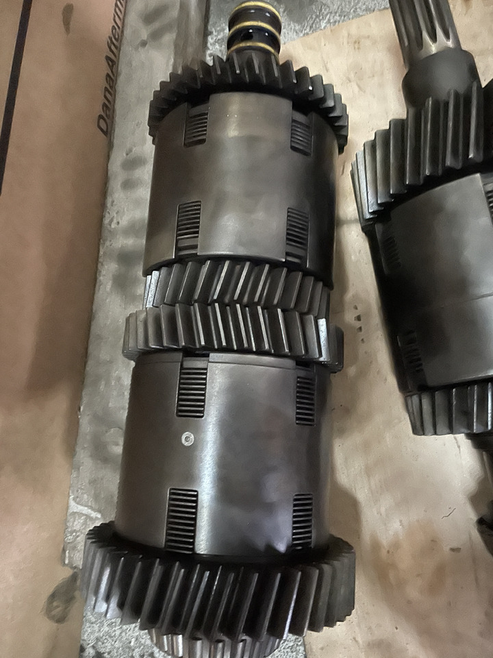 New Holland T8 Case Magnum - kosze skrzyni biegów - תיבת הילוכים וחלקים עבור מכונה חקלאית: תמונה 1 New Holland T8 Case Magnum - kosze skrzyni biegów - תיבת הילוכים וחלקים עבור מכונה חקלאית: תמונה 1