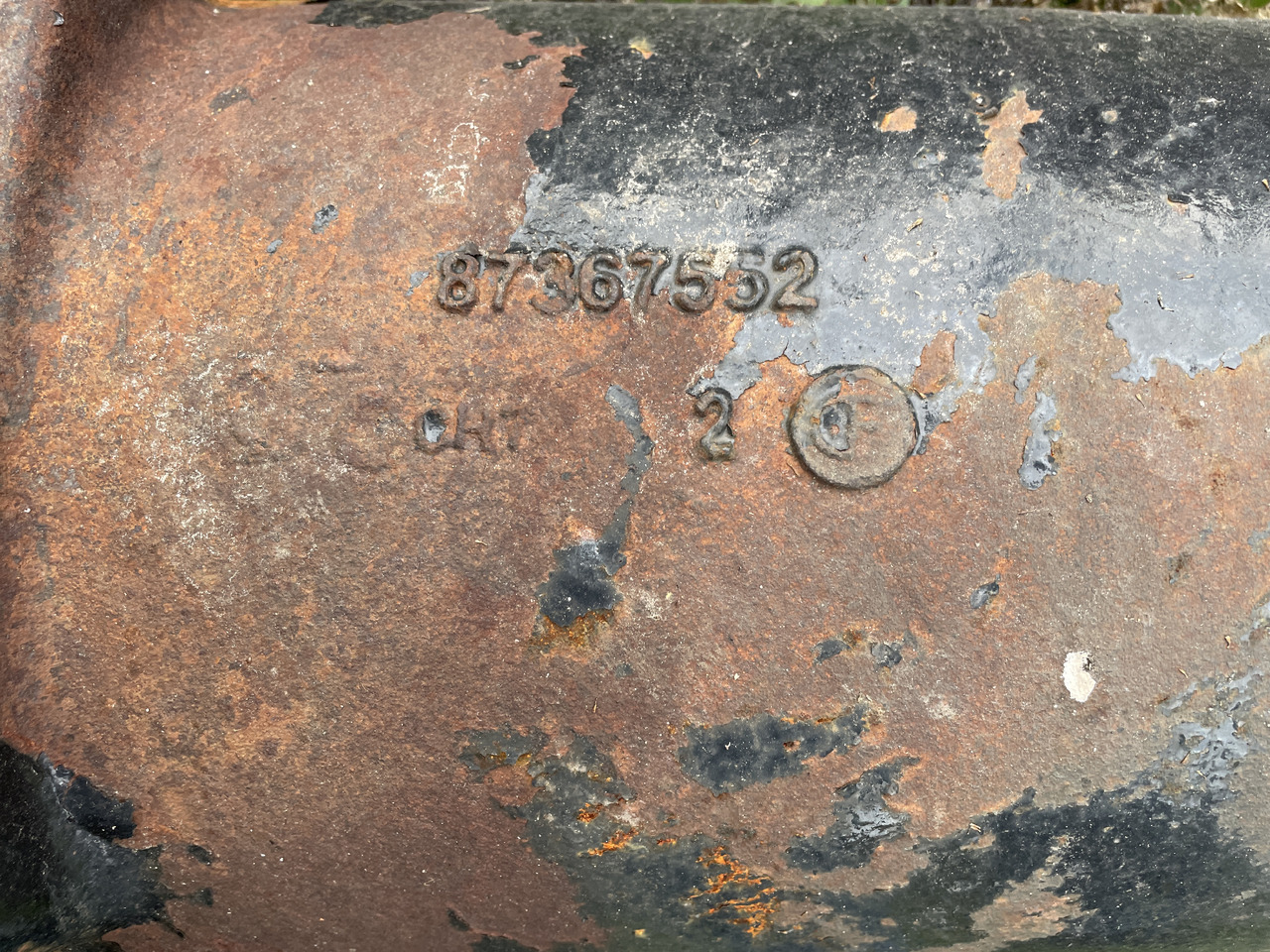 New Holland T8040 Case Magnum 310 - części - obudowa osi 87367552 - סרן וחלקים עבור טרקטור חקלאי: תמונה 3 New Holland T8040 Case Magnum 310 - części - obudowa osi 87367552 - סרן וחלקים עבור טרקטור חקלאי: תמונה 3