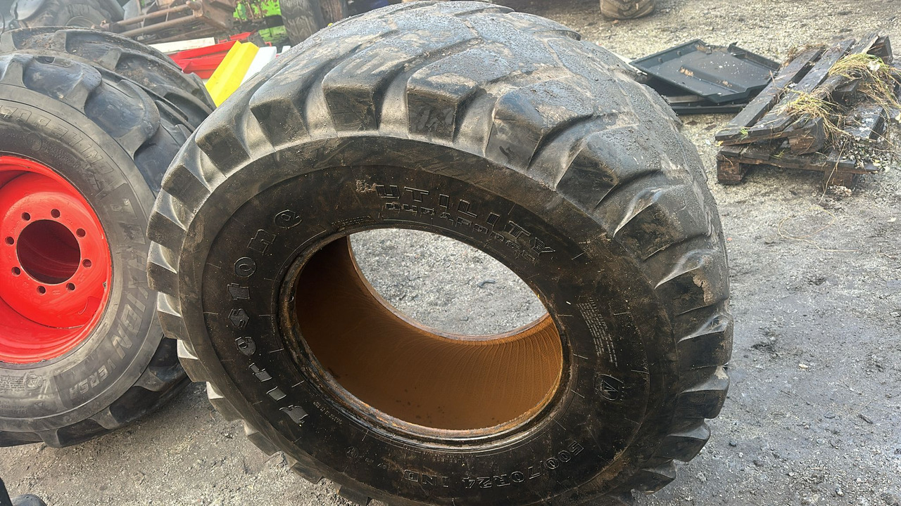 Opona FIRESTONE Utility Duraforce IND 500/70R24 500 70 24 - צמיג: תמונה 1 Opona FIRESTONE Utility Duraforce IND 500/70R24 500 70 24 - צמיג: תמונה 1