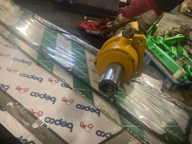 Siłownik skrętu carraro Claas Scorpion , Claas Targo - צילינדר הידרולי עבור מפעיל טלסקופי: תמונה 2 Siłownik skrętu carraro Claas Scorpion , Claas Targo - צילינדר הידרולי עבור מפעיל טלסקופי: תמונה 2