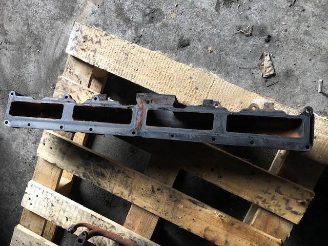 Sisu 84CTA-4V - Kolektor - מנוע וחלקים עבור מכונה חקלאית: תמונה 4 Sisu 84CTA-4V - Kolektor - מנוע וחלקים עבור מכונה חקלאית: תמונה 4