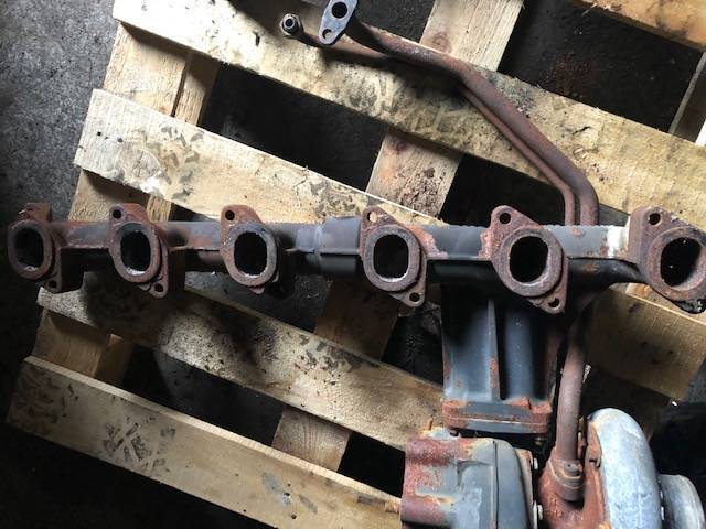 Sisu 84CTA-4V - Kolektor - מנוע וחלקים עבור מכונה חקלאית: תמונה 2 Sisu 84CTA-4V - Kolektor - מנוע וחלקים עבור מכונה חקלאית: תמונה 2