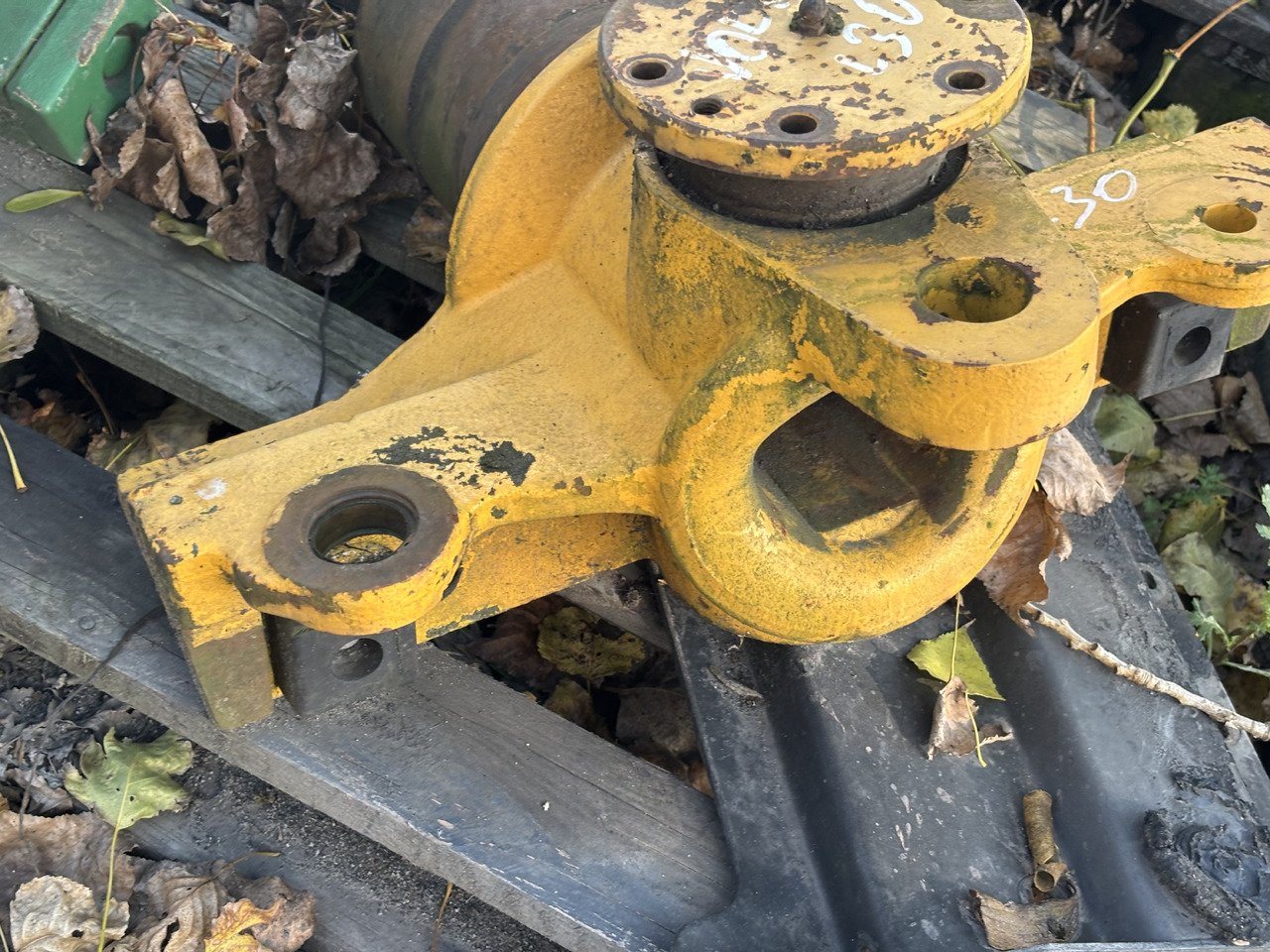 VOLVO L30 Przegub Łącznika Ramy Support Łącznik - מסגרת/ שלדה עבור ציוד לטיפול בחומרים: תמונה 2 VOLVO L30 Przegub Łącznika Ramy Support Łącznik - מסגרת/ שלדה עבור ציוד לטיפול בחומרים: תמונה 2