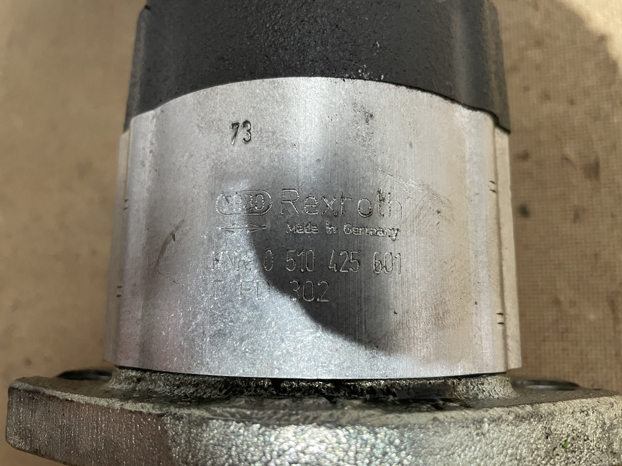 Valtra S354 Massey 8480 - skrzynia biegów - pompa hydrauliczna Rexroth G931941102010 0510425601 - משאבה הידרולית עבור מכונה חקלאית: תמונה 2 Valtra S354 Massey 8480 - skrzynia biegów - pompa hydrauliczna Rexroth G931941102010 0510425601 - משאבה הידרולית עבור מכונה חקלאית: תמונה 2