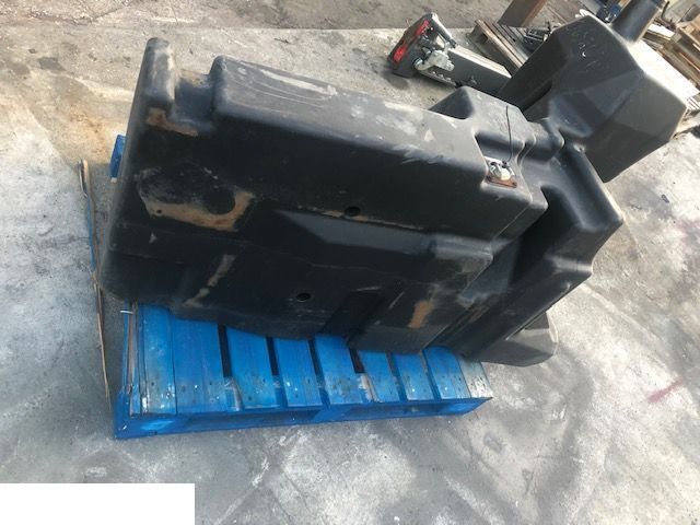 Zbiornik Paliwa - John Deere 7530 Premium - מכל דלק עבור מכונה חקלאית: תמונה 5 Zbiornik Paliwa - John Deere 7530 Premium - מכל דלק עבור מכונה חקלאית: תמונה 5