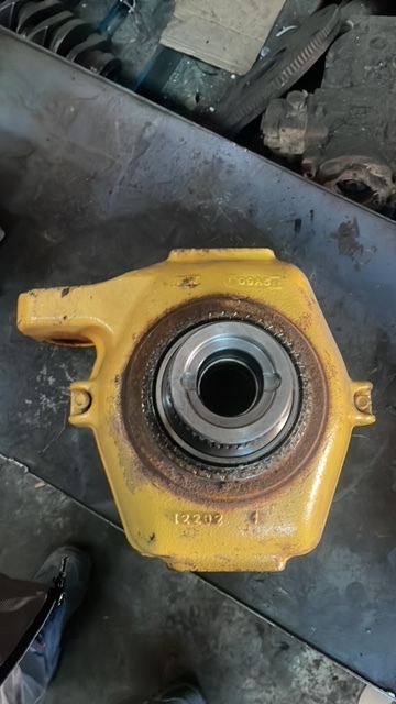 Zwrotnica Cat Caterpillar th220, th330 , th355 , th360 - מפרק היגוי עבור מכונה חקלאית: תמונה 3 Zwrotnica Cat Caterpillar th220, th330 , th355 , th360 - מפרק היגוי עבור מכונה חקלאית: תמונה 3