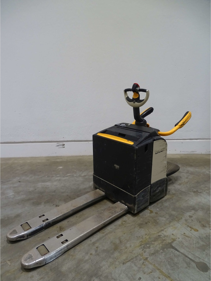 Crown WT3040 - משאית משטחים: תמונה 1 Crown WT3040 - משאית משטחים: תמונה 1