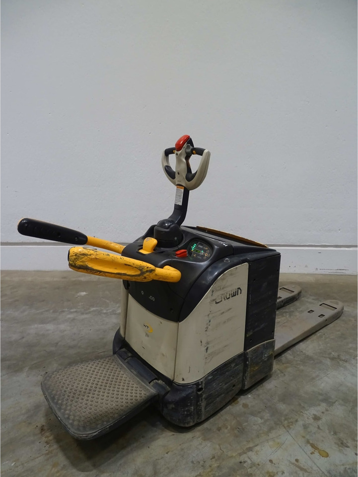 Crown WT3040 - משאית משטחים: תמונה 3 Crown WT3040 - משאית משטחים: תמונה 3