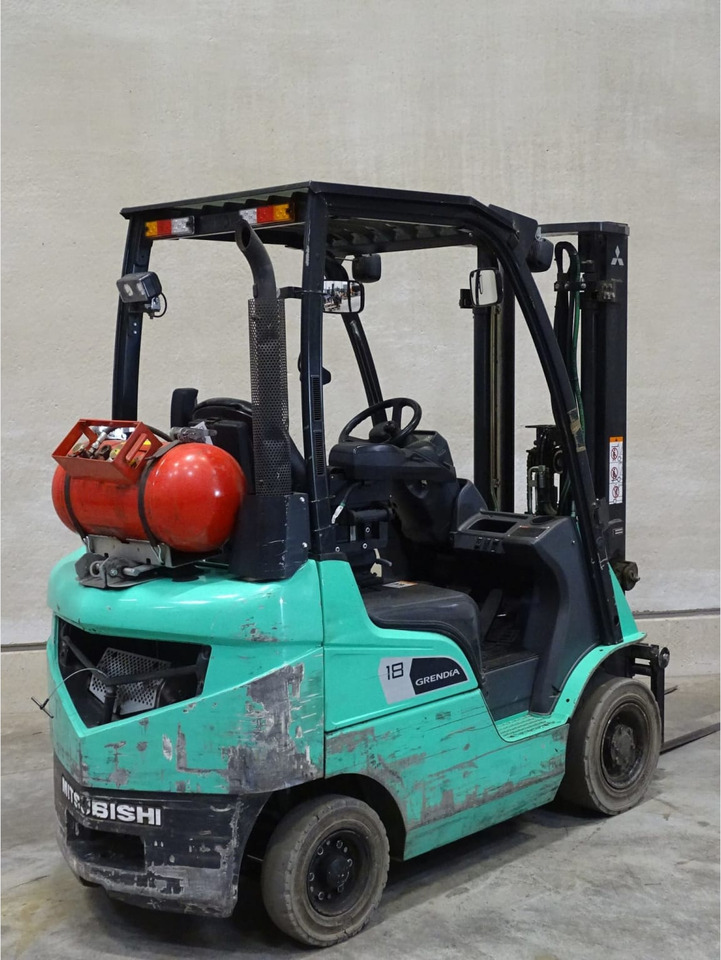 Mitsubishi FG18NT - מלגזת LPG: תמונה 2 Mitsubishi FG18NT - מלגזת LPG: תמונה 2