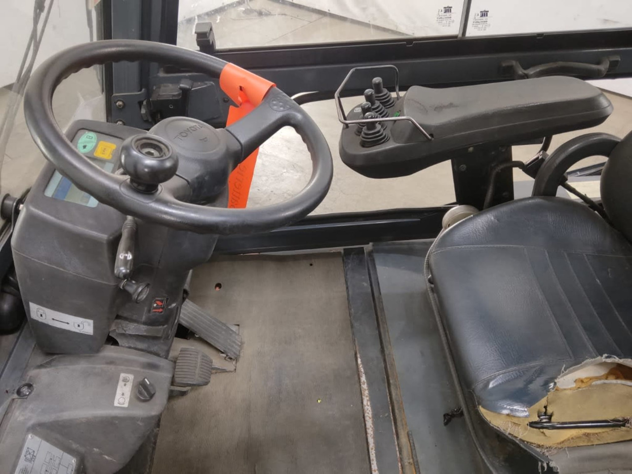 Toyota 7FBMF30 - מלגזה חשמלית: תמונה 4 Toyota 7FBMF30 - מלגזה חשמלית: תמונה 4