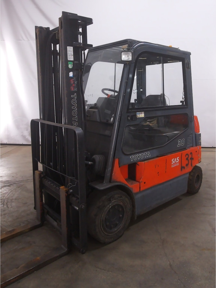 Toyota 7FBMF30 - מלגזה חשמלית: תמונה 1 Toyota 7FBMF30 - מלגזה חשמלית: תמונה 1