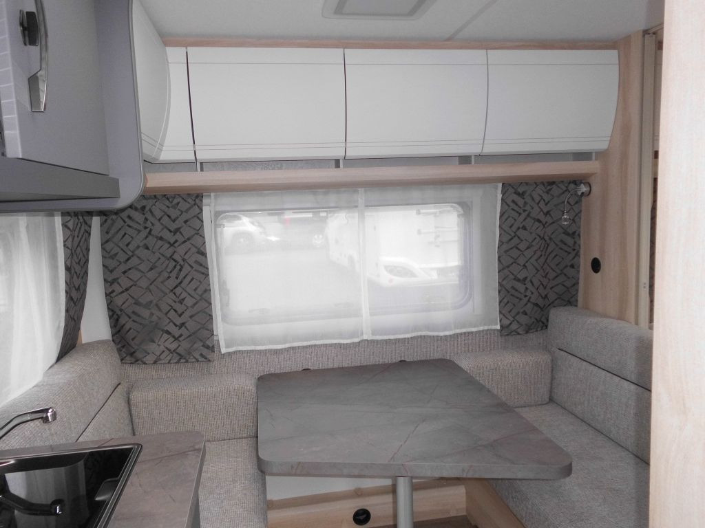 Hobby De Luxe 400 SFe 1500kg., Fahrradträger - קרוואן נגרר: תמונה 5 Hobby De Luxe 400 SFe 1500kg., Fahrradträger - קרוואן נגרר: תמונה 5