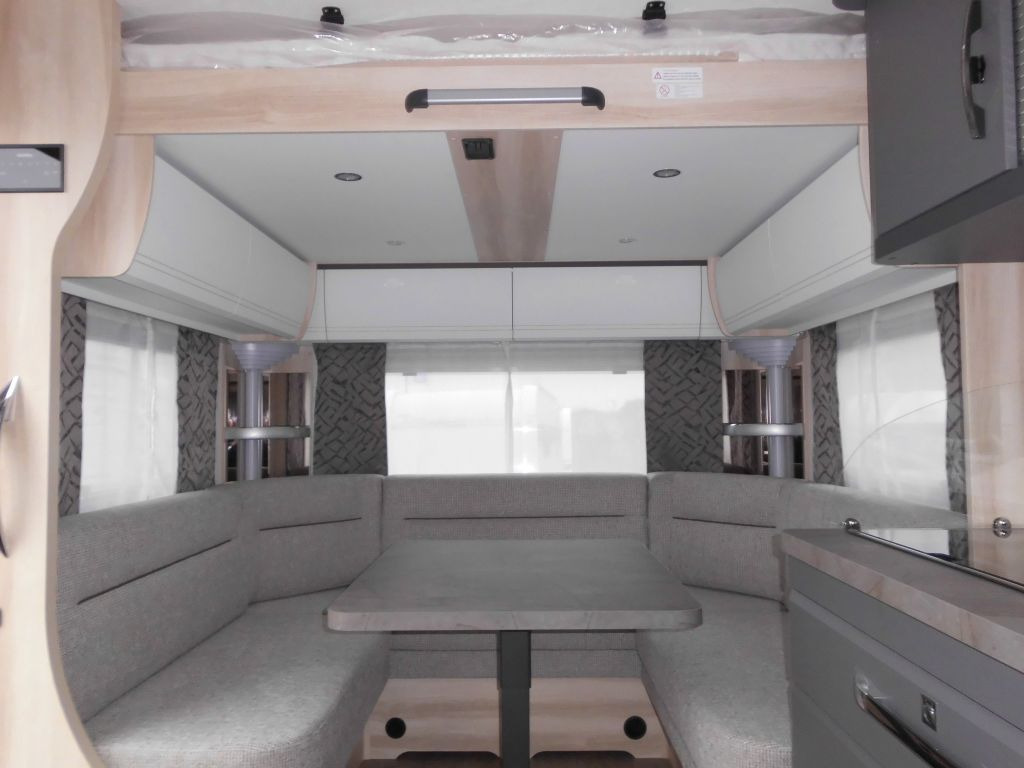 Hobby De Luxe 515 UHL mit Extras, Lagerabverkauf! - קרוואן נגרר: תמונה 1 Hobby De Luxe 515 UHL mit Extras, Lagerabverkauf! - קרוואן נגרר: תמונה 1