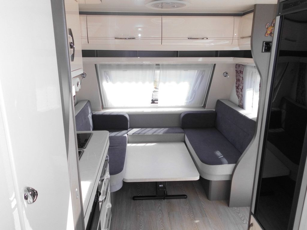 קרוואן נגרר Hobby Excellent 495 WFB Mover, Autark,Combi6E Backofen: תמונה 10 קרוואן נגרר Hobby Excellent 495 WFB Mover, Autark,Combi6E Backofen: תמונה 10