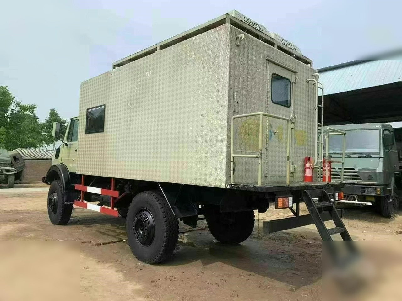 1995 MERCEDES-BENZ UNIMOG 2150 - משאית עם שלדת תא: תמונה 4 1995 MERCEDES-BENZ UNIMOG 2150 - משאית עם שלדת תא: תמונה 4