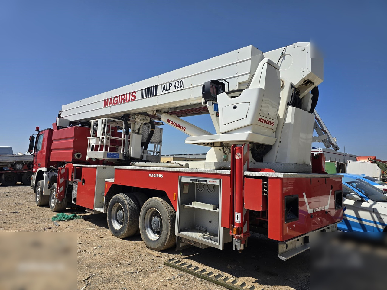 2011 MERCEDES-BENZ ACTROS 4140 - פלטפורמה אווירית מותקנת על משאית: תמונה 2 2011 MERCEDES-BENZ ACTROS 4140 - פלטפורמה אווירית מותקנת על משאית: תמונה 2