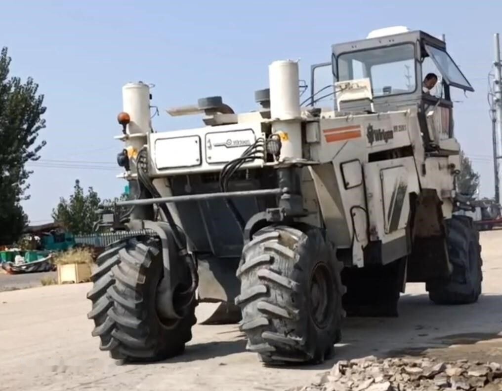 מייצב קרקע Wirtgen WR2500S: תמונה 1