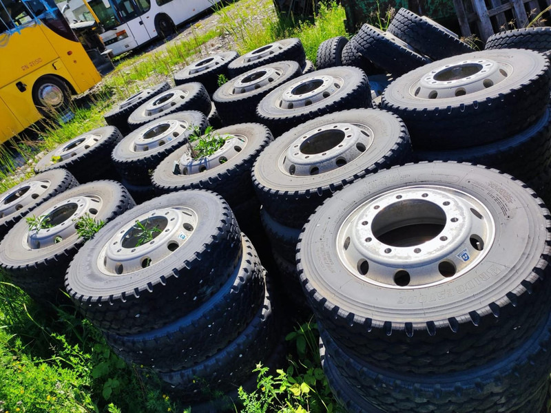 Bridgestone wheels 275/70 R22,5 on Alcoa aluminum rims - צמיג עבור משאית: תמונה 1 Bridgestone wheels 275/70 R22,5 on Alcoa aluminum rims - צמיג עבור משאית: תמונה 1