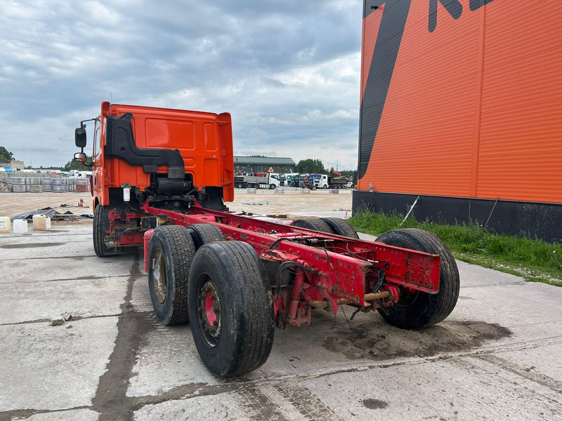 DAF CF85 6x2 CHASSIS - משאית עם שלדת תא: תמונה 3 DAF CF85 6x2 CHASSIS - משאית עם שלדת תא: תמונה 3