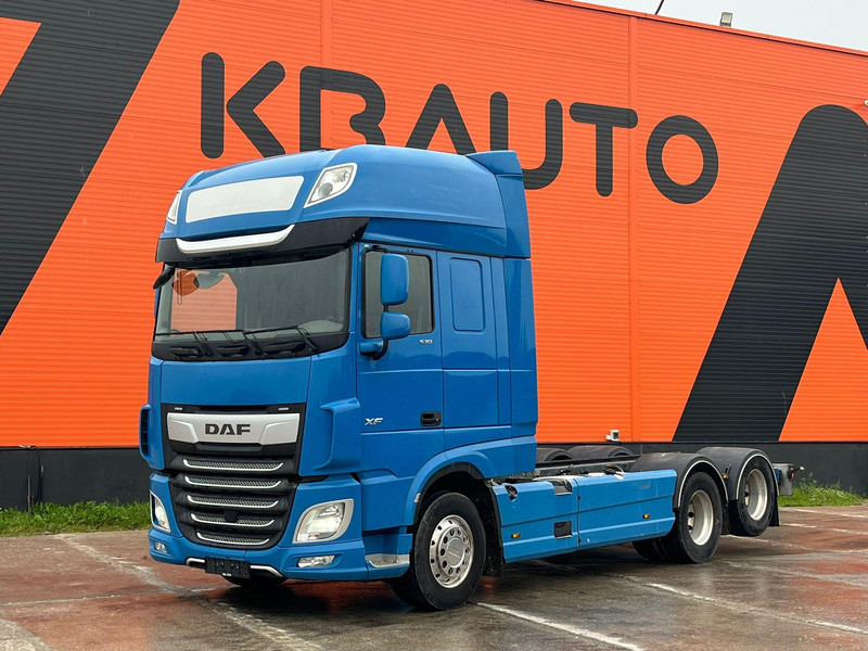 DAF XF 530 6x2 PTO / CHASSIS L=6074 mm - משאית עם שלדת תא: תמונה 1 DAF XF 530 6x2 PTO / CHASSIS L=6074 mm - משאית עם שלדת תא: תמונה 1