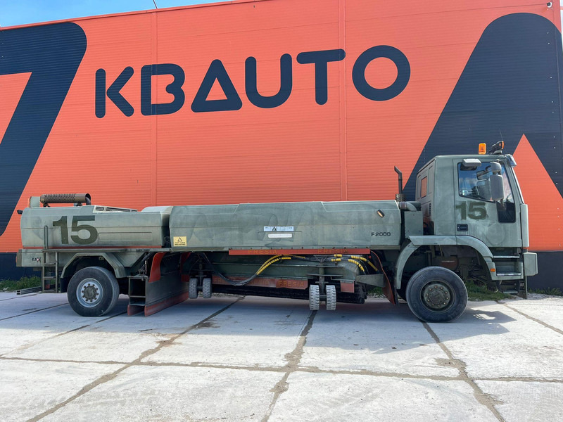 Iveco Fresia F 2000 4x4 SNOW PLOW / BROOM / BLOWER - מטאטא כבישים: תמונה 5 Iveco Fresia F 2000 4x4 SNOW PLOW / BROOM / BLOWER - מטאטא כבישים: תמונה 5