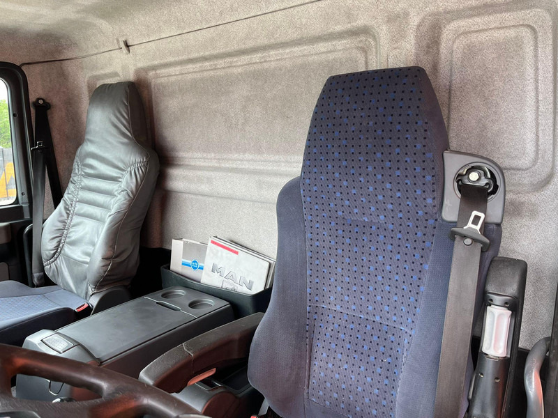 משאית צד נופל/ שטוחה, משאית מנוף MAN TGL 8.180 4x2 PK 4200 YEAR 2013 / PLATFORM L=3710 mm: תמונה 19 משאית צד נופל/ שטוחה, משאית מנוף MAN TGL 8.180 4x2 PK 4200 YEAR 2013 / PLATFORM L=3710 mm: תמונה 19