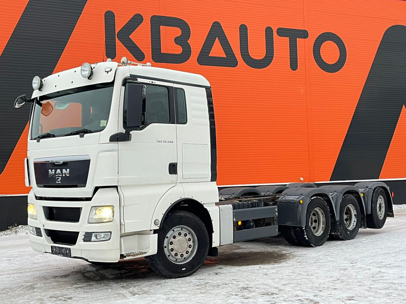 MAN TGX 35.540 8x4*4 9 TON FRONT AXLE / HYDRAULICS / PTO / INTARDER / CHASSIS L=6850 mm - משאית עם שלדת תא: תמונה 1 MAN TGX 35.540 8x4*4 9 TON FRONT AXLE / HYDRAULICS / PTO / INTARDER / CHASSIS L=6850 mm - משאית עם שלדת תא: תמונה 1