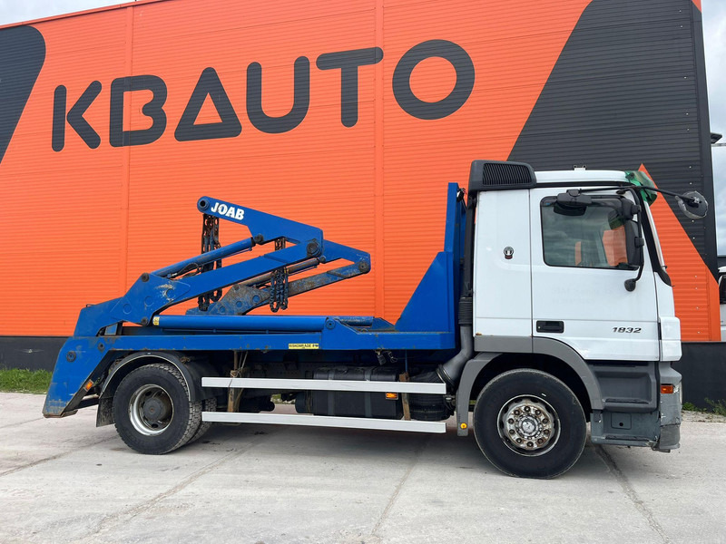 Mercedes-Benz Actros 1832 4x2 JOAB HL 14 U - משאית דילוג העמסה: תמונה 5 Mercedes-Benz Actros 1832 4x2 JOAB HL 14 U - משאית דילוג העמסה: תמונה 5