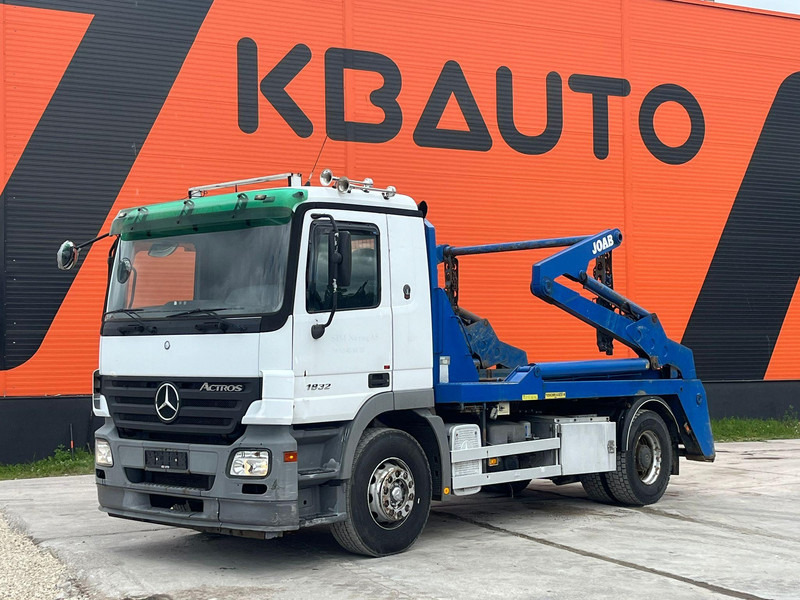 Mercedes-Benz Actros 1832 4x2 JOAB HL 14 U - משאית דילוג העמסה: תמונה 1 Mercedes-Benz Actros 1832 4x2 JOAB HL 14 U - משאית דילוג העמסה: תמונה 1