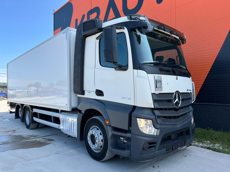 Mercedes-Benz Actros 2545 6x2 BOX L=7526 mm - משאית תיבה: תמונה 3 Mercedes-Benz Actros 2545 6x2 BOX L=7526 mm - משאית תיבה: תמונה 3