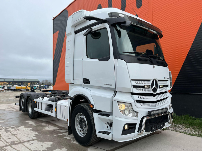 Mercedes-Benz Actros 2553 6x2*4 PTO / CHASSIS L=7128 mm - משאית עם שלדת תא: תמונה 4 Mercedes-Benz Actros 2553 6x2*4 PTO / CHASSIS L=7128 mm - משאית עם שלדת תא: תמונה 4