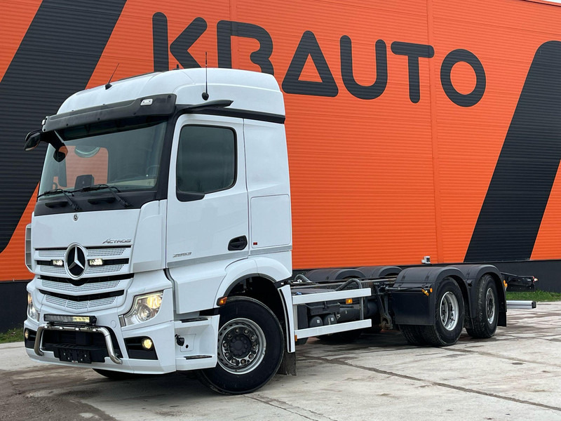 Mercedes-Benz Actros 2553 6x2*4 PTO / CHASSIS L=7128 mm - משאית עם שלדת תא: תמונה 1 Mercedes-Benz Actros 2553 6x2*4 PTO / CHASSIS L=7128 mm - משאית עם שלדת תא: תמונה 1