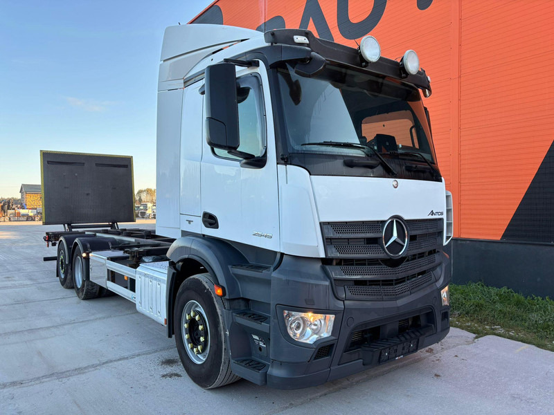 Mercedes-Benz Antos 2545 6x2 RETARDER / CHASSIS L=7812 mm - משאית עם שלדת תא: תמונה 4 Mercedes-Benz Antos 2545 6x2 RETARDER / CHASSIS L=7812 mm - משאית עם שלדת תא: תמונה 4