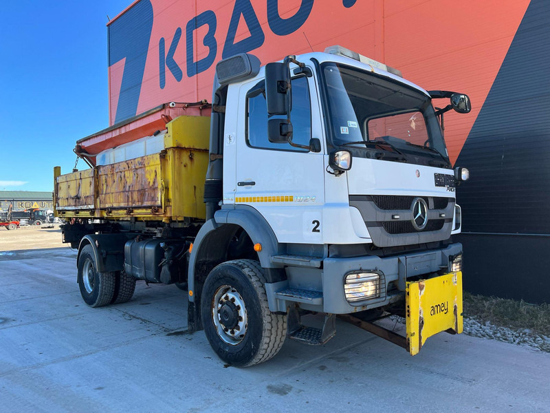 Mercedes-Benz Axor 1824 4x4 POSSIBLE TO BUY WITH SPREADER & FRONT PLOW - מזהיר: תמונה 3 Mercedes-Benz Axor 1824 4x4 POSSIBLE TO BUY WITH SPREADER & FRONT PLOW - מזהיר: תמונה 3