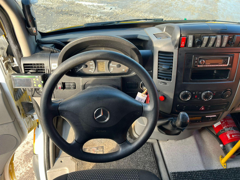 Interior photo 1: מיניבוס, כלי רכב מסחרי לנוסעים Mercedes-Benz Sprinter 515 CDI 19 SEATS / WHEELCHAIR RAMP Interior photo 1: מיניבוס, כלי רכב מסחרי לנוסעים Mercedes-Benz Sprinter 515 CDI 19 SEATS / WHEELCHAIR RAMP
