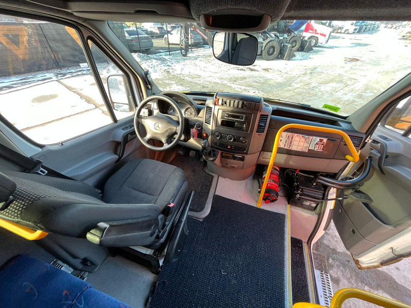 מיניבוס, כלי רכב מסחרי לנוסעים Mercedes-Benz Sprinter 515 CDI 19 SEATS / WHEELCHAIR RAMP: תמונה 13 מיניבוס, כלי רכב מסחרי לנוסעים Mercedes-Benz Sprinter 515 CDI 19 SEATS / WHEELCHAIR RAMP: תמונה 13