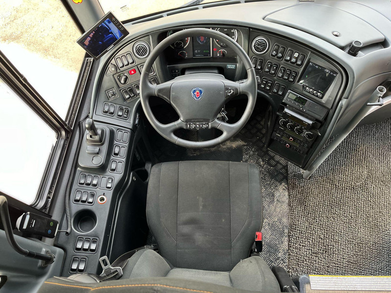 Interior photo 1: הַחכָּרָה Scania K 450 6x2*4 Interlink 57 SEATS / AC / AUXILIARY HEATING / WC / WHEELCHAIR LIFT / FOGMAKER / USB etc Scania K 450 6x2*4 Interlink 57 SEATS / AC / AUXILIARY HEATING / WC / WHEELCHAIR LIFT / FOGMAKER / USB etc