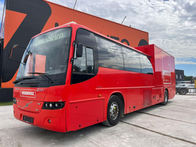 Volvo B12M 4x2 14 SEATS / AC / AUXILIARY HEATING / WC / KITCHEN - אוטובוס פרברים: תמונה 1 Volvo B12M 4x2 14 SEATS / AC / AUXILIARY HEATING / WC / KITCHEN - אוטובוס פרברים: תמונה 1