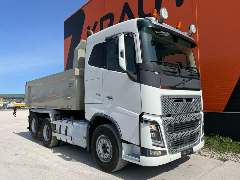 Volvo FH 16 750 6x4 RETARDER / TANDEM AXLE LIFT / BIG AXLES / BOX L=4701 mm - מזהיר: תמונה 4 Volvo FH 16 750 6x4 RETARDER / TANDEM AXLE LIFT / BIG AXLES / BOX L=4701 mm - מזהיר: תמונה 4