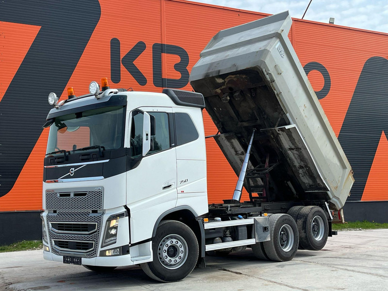 Volvo FH 16 750 6x4 RETARDER / TANDEM AXLE LIFT / BIG AXLES / BOX L=4701 mm - מזהיר: תמונה 2 Volvo FH 16 750 6x4 RETARDER / TANDEM AXLE LIFT / BIG AXLES / BOX L=4701 mm - מזהיר: תמונה 2