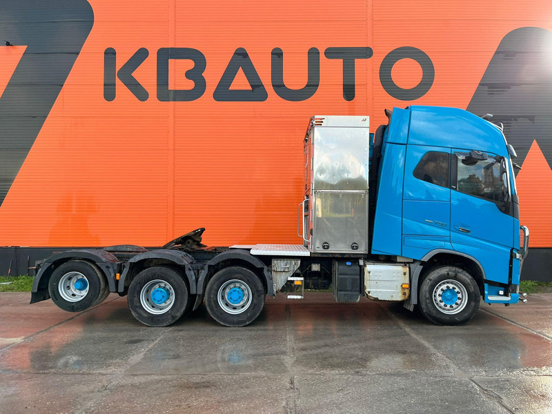 Volvo FH 16 750 8x4 GCW 130 ton / GLOBE XL / HYDRAULICS / BIG AXLES - יחידת טרקטור: תמונה 4 Volvo FH 16 750 8x4 GCW 130 ton / GLOBE XL / HYDRAULICS / BIG AXLES - יחידת טרקטור: תמונה 4