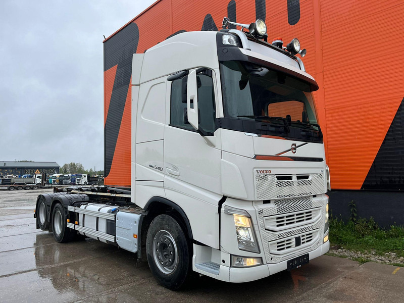 Volvo FH 540 6x4 HIAB 21 ton / L=5600 mm / RETARDER / TANDEM AXLE LIFT - משאית הרמת וו: תמונה 4 Volvo FH 540 6x4 HIAB 21 ton / L=5600 mm / RETARDER / TANDEM AXLE LIFT - משאית הרמת וו: תמונה 4