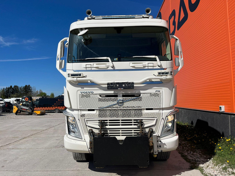 Volvo FH 540 8x4 RETARDER / TANDEM AXLE LIFT / BIG AXLES / BOX L=5704 mm - מזהיר: תמונה 3 Volvo FH 540 8x4 RETARDER / TANDEM AXLE LIFT / BIG AXLES / BOX L=5704 mm - מזהיר: תמונה 3
