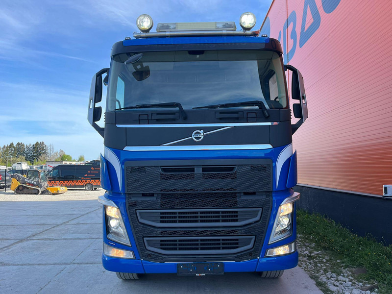 Volvo FH 540 8x4 TANDEM AXLE LIFT / BIG AXLES / BOX L=5712 mm - מזהיר: תמונה 3 Volvo FH 540 8x4 TANDEM AXLE LIFT / BIG AXLES / BOX L=5712 mm - מזהיר: תמונה 3